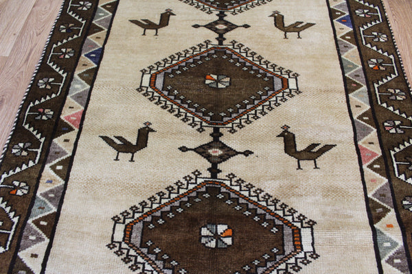 Antique Persian Gabbeh rug with birds design 218 x 110 cm