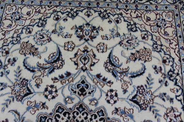 Fine Persian Nain Wool & Silk Rug 163 x 115 cm