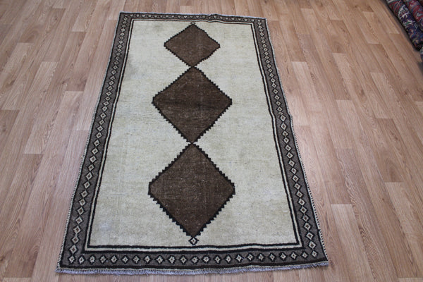 Antique Persian Gabbeh rug 180 x 103 cm