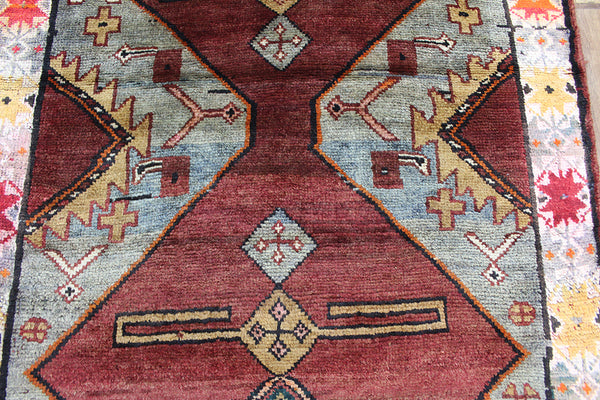 Old Handmade Persian Wool Runner from Heriz region 380 x 93 cm