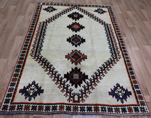 Old Handmade Persian Shiraz Rug 220 x 133 cm