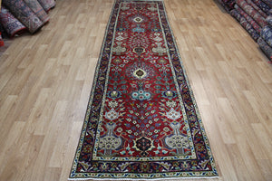 AN OUTSTANDING PERSIAN TABRIZ RUNNER WITH ALLOVER VASE DESIGN 375 X 100 CM