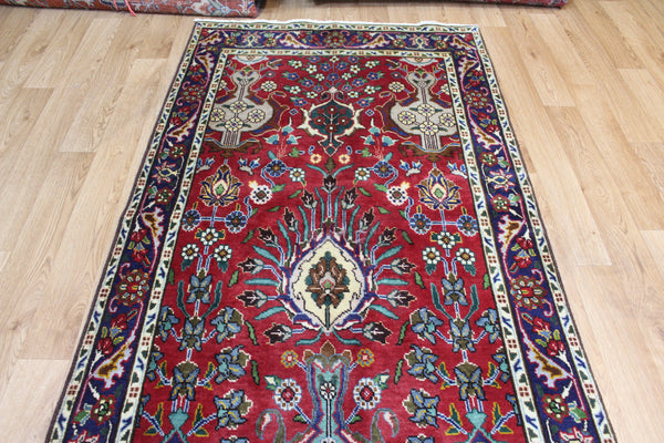 AN OUTSTANDING PERSIAN TABRIZ RUNNER WITH ALLOVER VASE DESIGN 375 X 100 CM