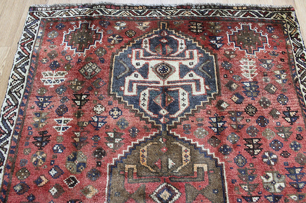 Old Handmade Persian Shiraz Rug 160 x 120 cm