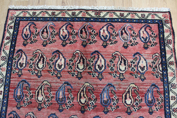 Antique Persian Hamedan Rug with Paisley design 170 x 95 cm