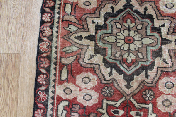 Antique Persian Hamedan rug 110 x 63 cm
