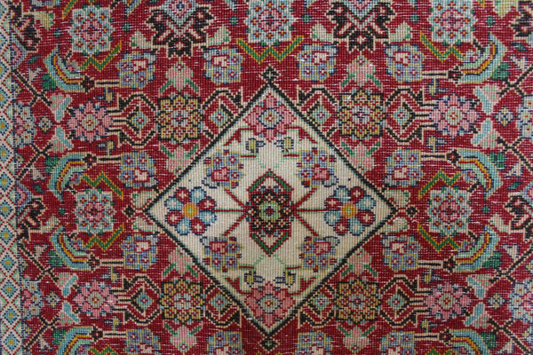 Fine Persian Tabriz Rug, Medallion design and super colour 63 x 65 cm