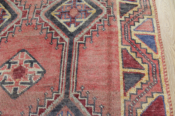 Old Handmade Persian Shiraz Rug 285 x 125 cm