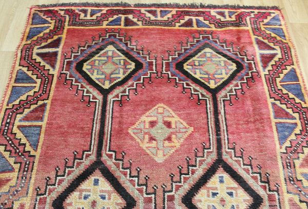 Old Handmade Persian Shiraz Rug 285 x 125 cm