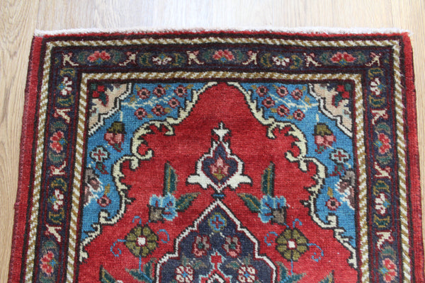 An Outstanding Persian Tabriz Rug 85 x 62 cm