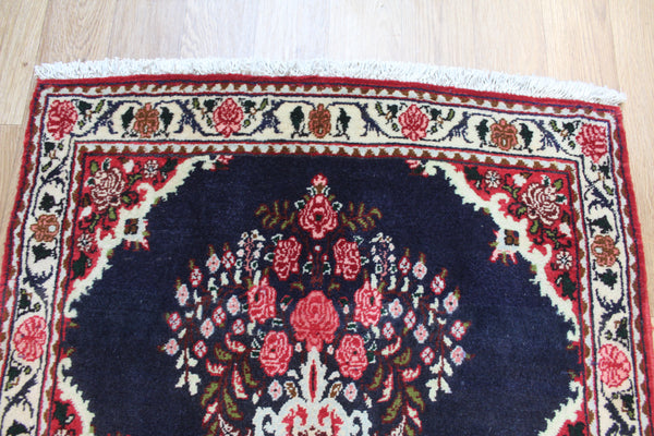 Fine Persian Bijar Rug, Vase Design 70 x 80 cm