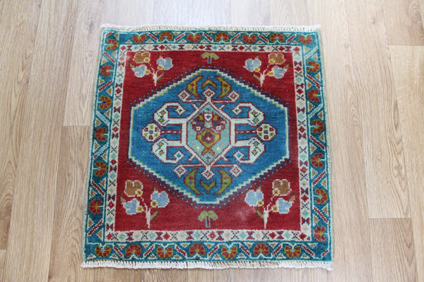 Old Handmade Persian Tabriz Rug 55 x 55 cm