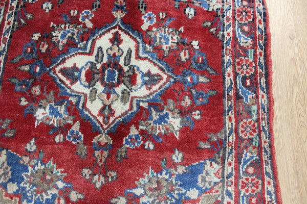 Vintage Persian Hamedan rug 85 x 72 cm