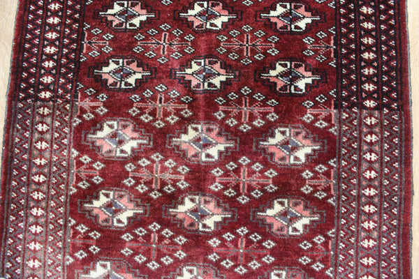 Fine handmade Persian Turkmen rug 87 x 70 cm