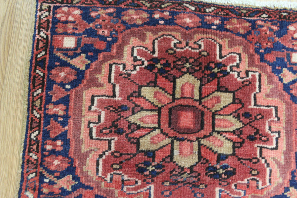 Antique Persian Heriz Rug, Medallion Design 65 x 50 cm