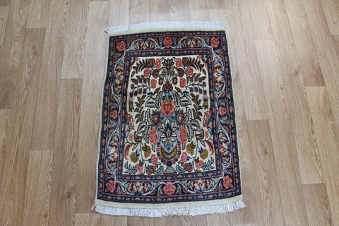 Fine Persian Sarouk Rug, Vase design 80 x 60 cm