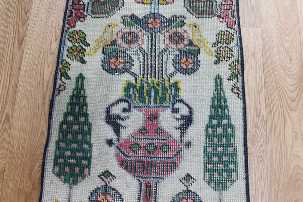 Antique Persian Tabriz Rug, Vase design 70 x 45 cm