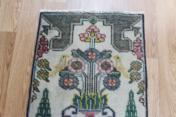 Antique Persian Tabriz Rug, Vase design 70 x 45 cm