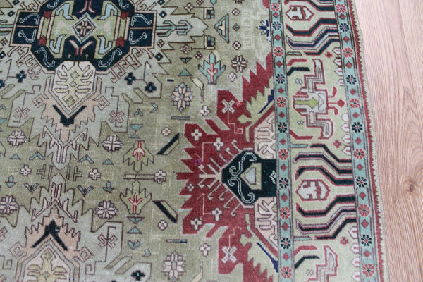 Fine Persian Tabriz rug with double medallion design 143 x 100 cm