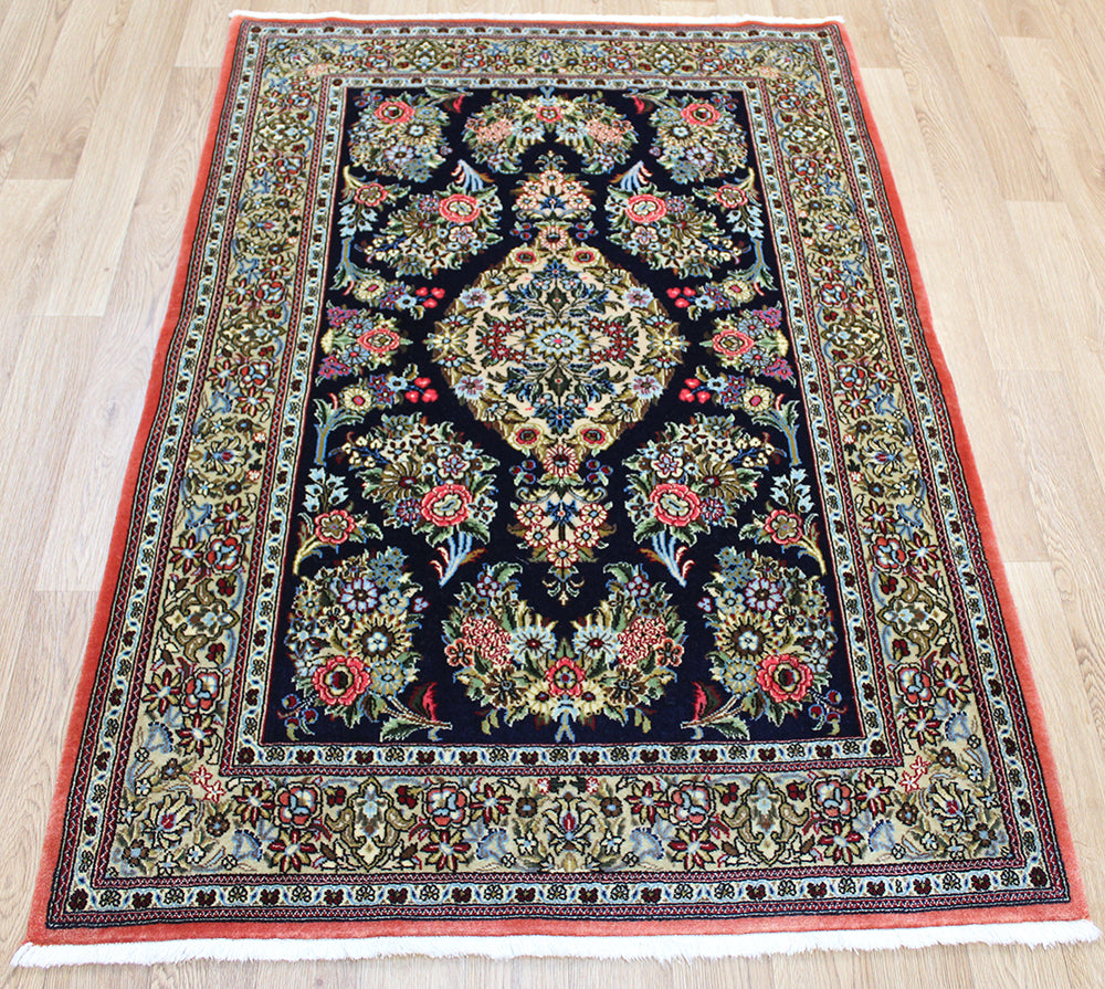 Fine Persian Qum Rug 155 x 105 cm