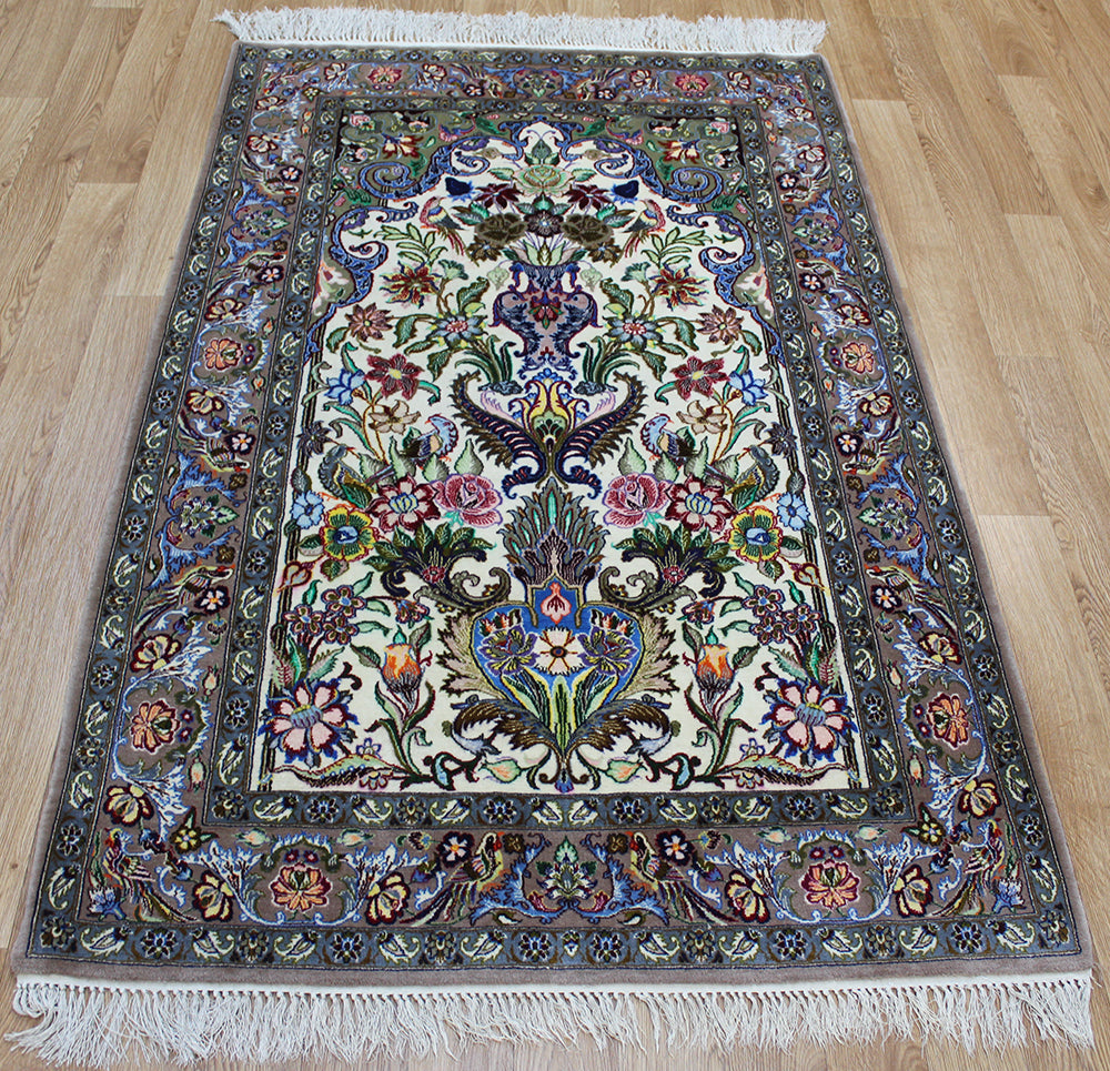 Fine Persian Isfahan Silk & Wool Rug 180 x 110 cm