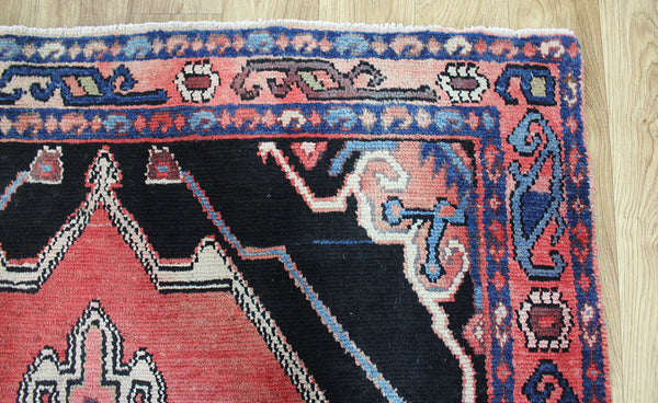 Antique Persian Hamedan Rug 177 x 117 cm