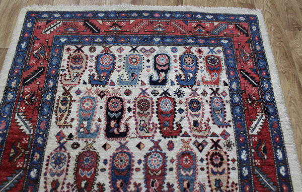 Antique Persian Bidjar Rug 175 x 115 cm