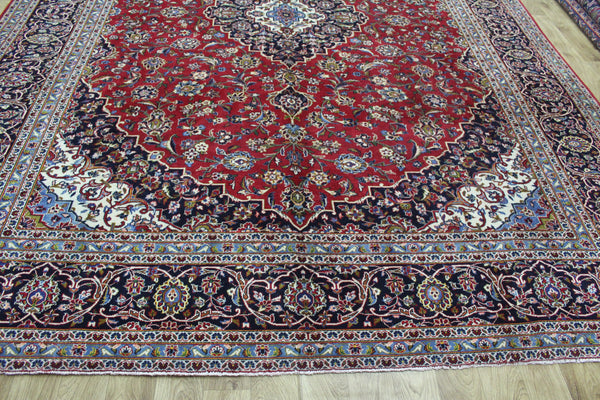 Fine Handmade Persian Kashan Carpet 394 x 300 cm