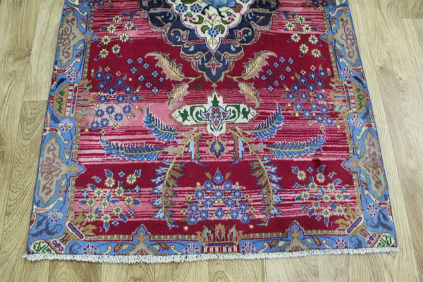 Vintage Persian Kashmar rug with birds design 160 x 90 cm