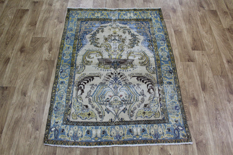 ANTIQUE PERSIAN QUM RUG WITH PLEASING FLORAL DESIGN 130 X 92 XM