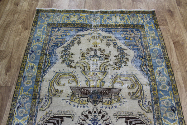 ANTIQUE PERSIAN QUM RUG WITH PLEASING FLORAL DESIGN 130 X 92 XM