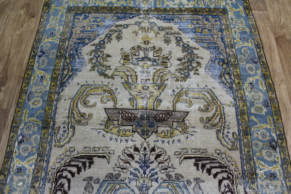 ANTIQUE PERSIAN QUM RUG WITH PLEASING FLORAL DESIGN 130 X 92 XM