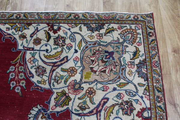 SIGNED HANDMADE PERSIAN TABRIZ CARPET 313 X 209 CM