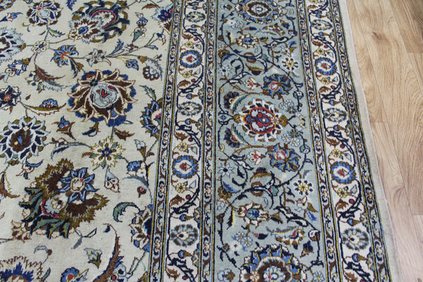 Fine Persian Kashan Carpet Excellent Drawing and Superb Colours 426 x 300 cm