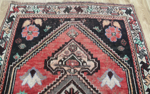 Old Handmade Persian Shiraz rug 160 x 110 cm