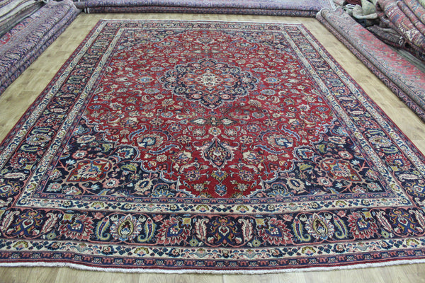 ANTIQUE PERSIAN MASHAD CARPET, ELEGANT TRADITIONAL DESIGN, SIGNED BY THE MAKER CIRCA 1920