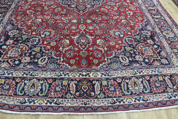 ANTIQUE PERSIAN MASHAD CARPET, ELEGANT TRADITIONAL DESIGN, SIGNED BY THE MAKER CIRCA 1920