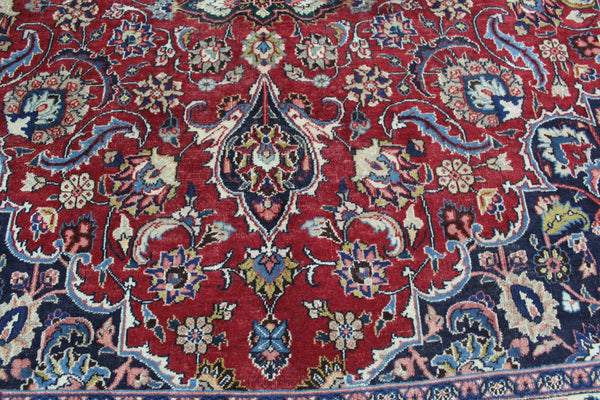 ANTIQUE PERSIAN MASHAD CARPET, ELEGANT TRADITIONAL DESIGN, SIGNED BY THE MAKER CIRCA 1920