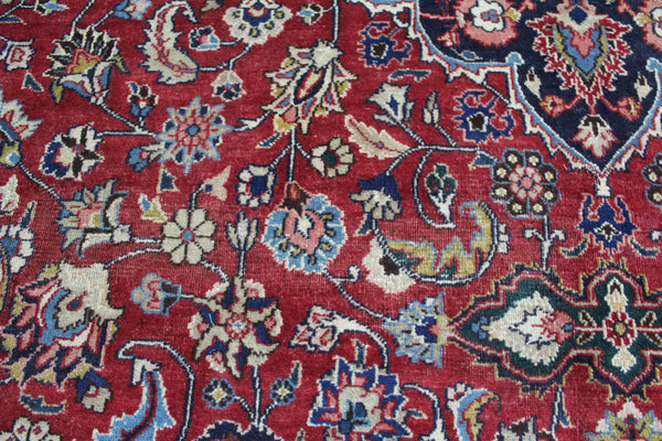 ANTIQUE PERSIAN MASHAD CARPET, ELEGANT TRADITIONAL DESIGN, SIGNED BY THE MAKER CIRCA 1920