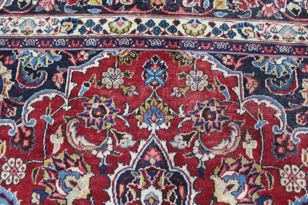 ANTIQUE PERSIAN MASHAD CARPET, ELEGANT TRADITIONAL DESIGN, SIGNED BY THE MAKER CIRCA 1920