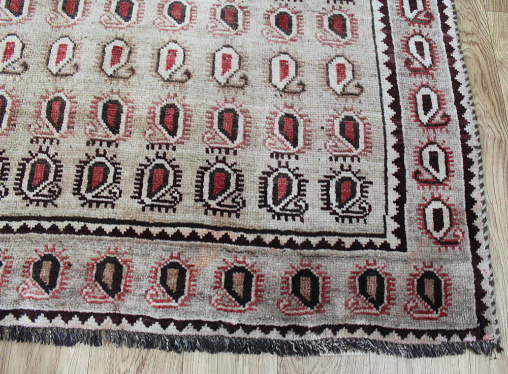 Antique Persian Shiraz rug 270 x 150 cm – Thames Oriental Carpet