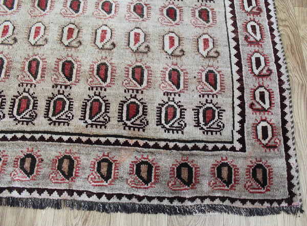 Antique Persian Shiraz rug 270 x 150 cm