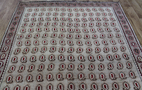 Antique Persian Shiraz rug 270 x 150 cm