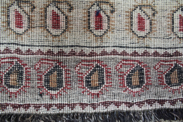 Antique Persian Shiraz rug 270 x 150 cm