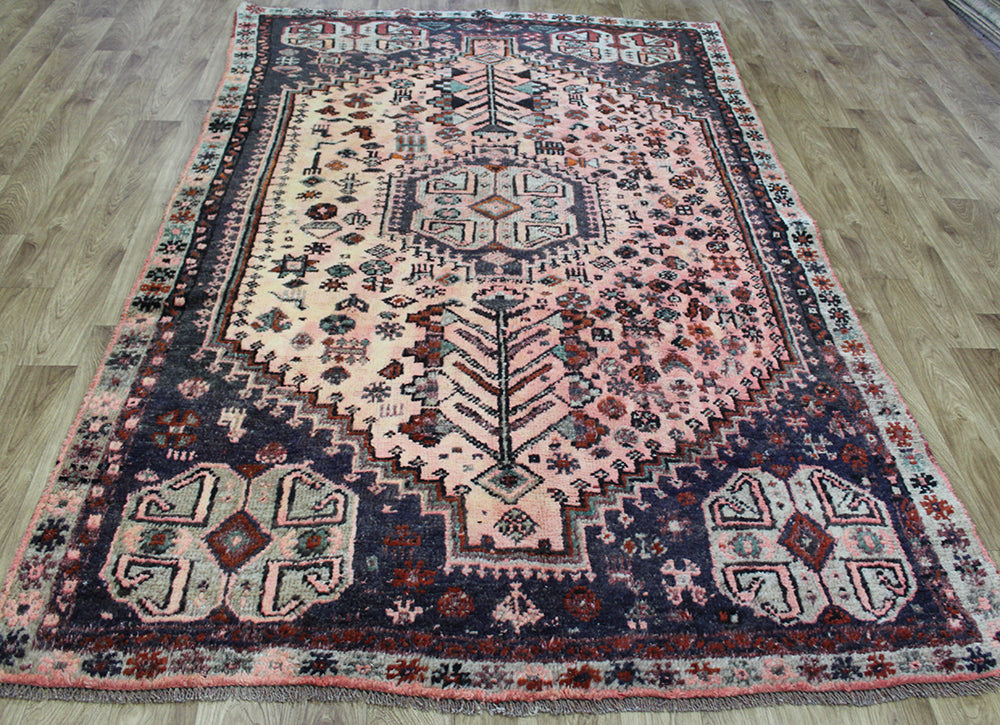 Antique Persian Shiraz rug 260 x 165 cm